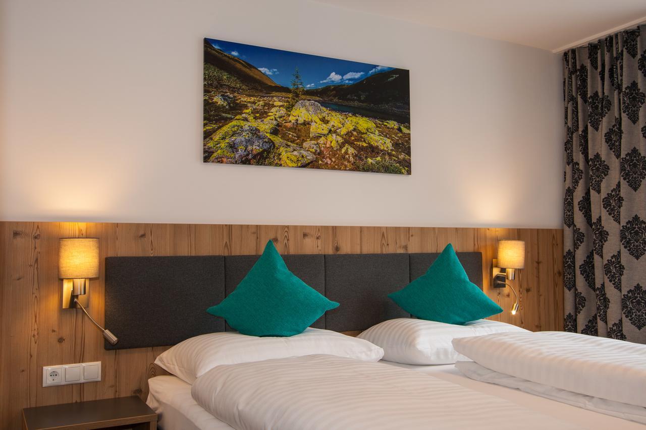Haus Sattelblick Hotell Sankt Anton am Arlberg Exteriör bild