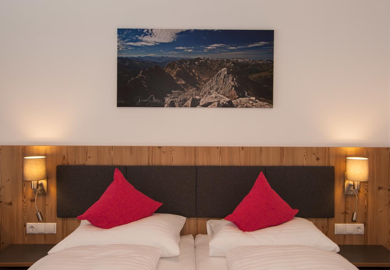 Haus Sattelblick Hotell Sankt Anton am Arlberg Exteriör bild