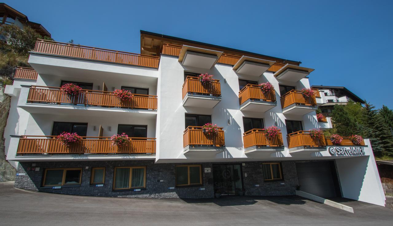 Haus Sattelblick Hotell Sankt Anton am Arlberg Exteriör bild